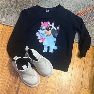 Black Bluey Kids Sweatshirt2T with Cream boots Toddler little kid size 7